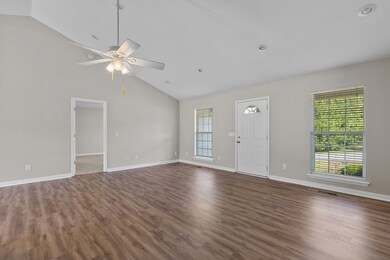 6066 Commodore Cir, Baxter, TN 38544 - photo 3