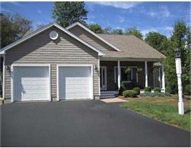 11 Greatwoods Ln, Rockland, MA 02370 - photo 2