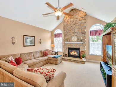 1086 Bordeaux Ln, Pennsburg, PA 18073 - photo 6