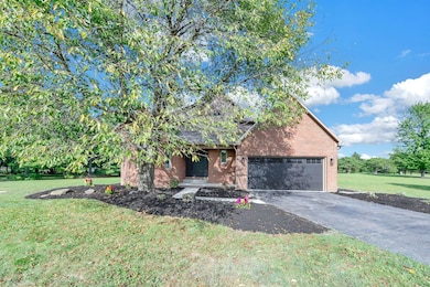 7290 Concord Bend Dr, Powell, OH 43065 - photo 2