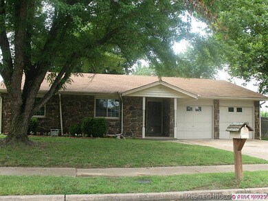 1721 W Vandalia St, Broken Arrow, OK 74012 - photo 2