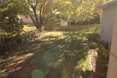 7713 Caenen St, Shawnee, KS 66216 - photo 4