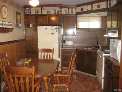 4208 Lehigh St, Whitehall, PA 18052 - photo 3