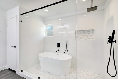 10114 Sugar Hill Dr, Houston, TX 77042 - photo 4