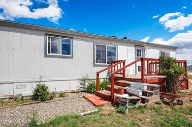 21305 Juniper Ridge Rd, Paulden, AZ 86334 - photo 2