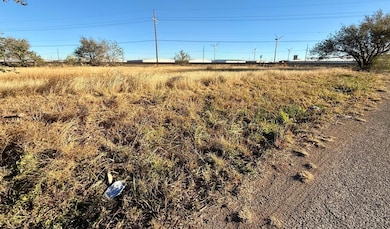 2287 E 48th St, Lubbock, TX 79404 - photo 2