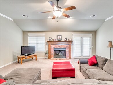 1502 Pecan Crossing Dr, Shawnee, OK 74804 - photo 3