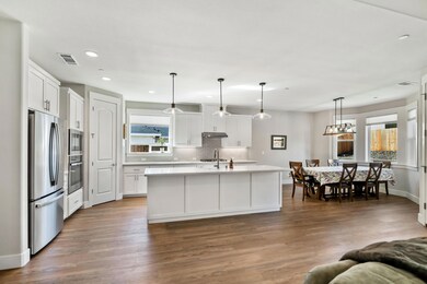 Kitchen/Dining