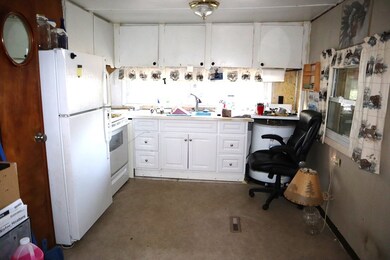 35 Red Brook Ln, Orange, MA 01364 - photo 5