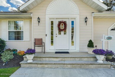 174 Bryan Av