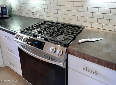 05Kitchen2B