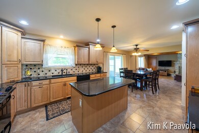 10595 S Division Ave, Wayland, MI 49348-