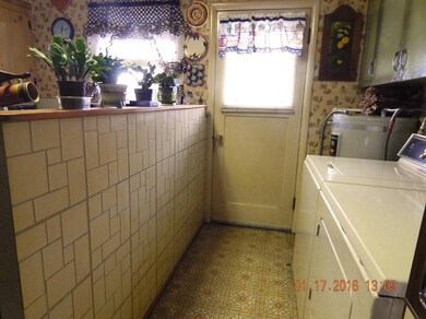 345 N 6th St, Central Point, OR 97502 - photo 7