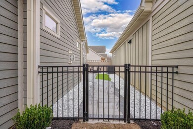 Gated patio/courtyard