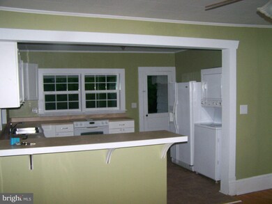 409 N Massanutten St, Strasburg, VA 22657 - photo 3