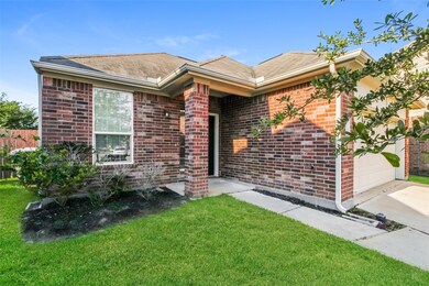 669 Fallow Ln, Alvin, TX 77511 - photo 2