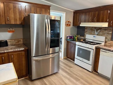 More of kitchen