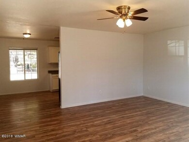 004_Living Room