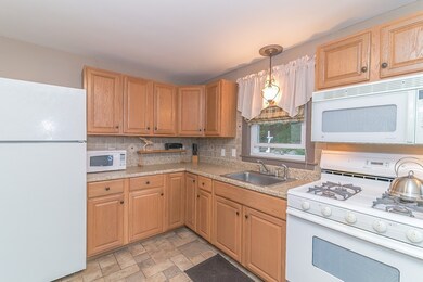 5 Bridle Rd, Billerica, MA 01821 - photo 4