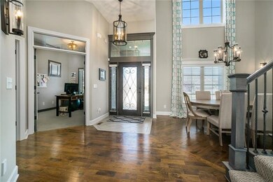 Open and bright entry!