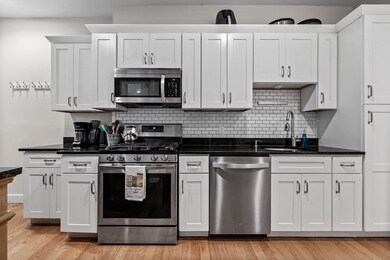 25 Clark St unit 2, Boston, MA 02109 - photo 3