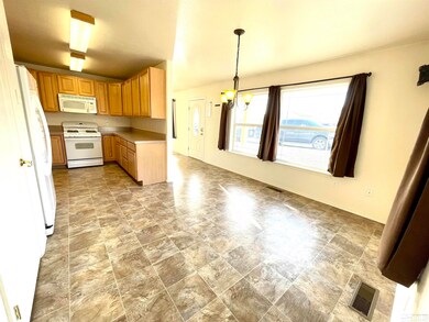 766 Lonnie Ln, Winnemucca, NV 89445 - photo 3