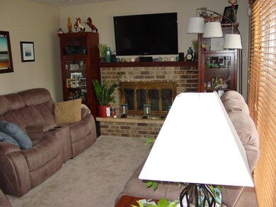 818 S 23rd St, Grand Forks, ND 58201 - photo 6