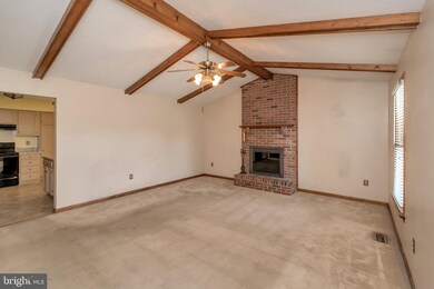 11808 Clarence Dr, Fredericksburg, VA 22407 - photo 6