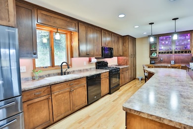 69 E Woodridge Dr, River Falls, WI 54022 - photo 3