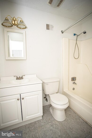 2242 Dawn Ln, Temple Hills, MD 20748 - photo 3