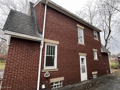 126 Stewart St, Hubbard, OH 44425 - photo 4