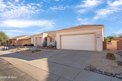 1750 W Circulo de La Pinata, Green Valley, AZ 85622 - photo 2