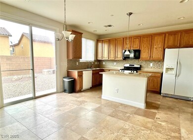 Between The Living Room and Kitchen is The Dining