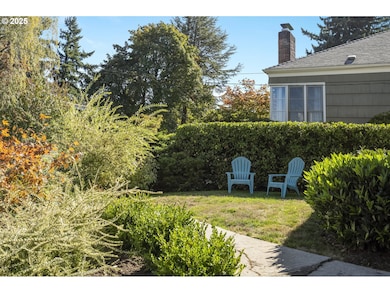 606 SW Evans St, Portland, OR 97219 - photo 4