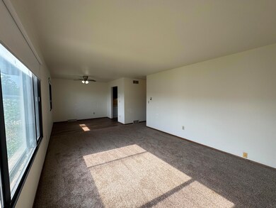 Living room/dining room