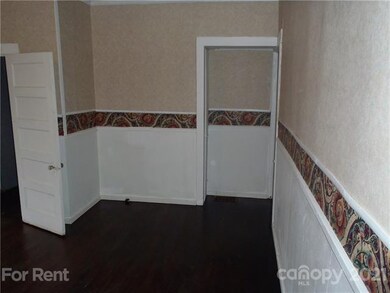 519 S Meeting St, Statesville, NC 28677 - photo 2