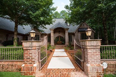 Front view - gated courtyard