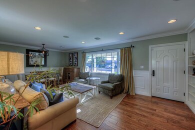 004_Living Room