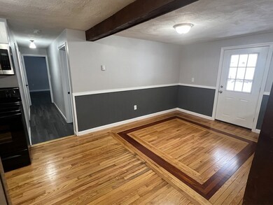 000 Confidential unit 4, Charlton, MA 01507 - photo 4