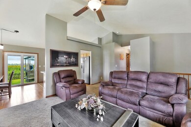 223 Wheatridge Dr, Newton, KS 67114 - photo 5