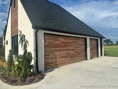 Exterior Garage
