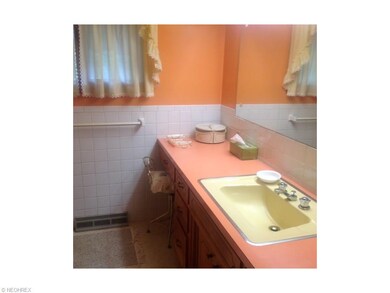 7975 Puskas Ct NE, Canton, OH 44721 - photo 6