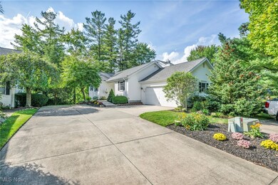 691 Grandview Ln, Aurora, OH 44202 - photo 2