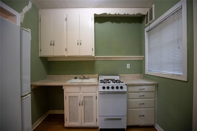 1009 W 25th St, Austin, TX 78705 - photo 3