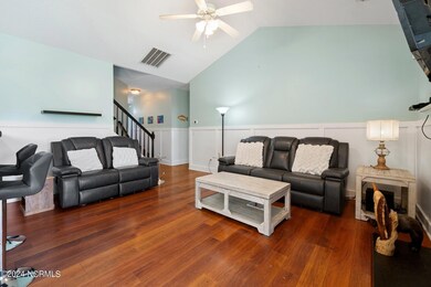 7-web-or-mls-4605-pineview-dr