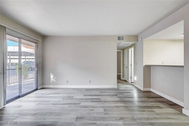 5152 River Glen Dr unit 465, Las Vegas, NV 89103 - photo 2