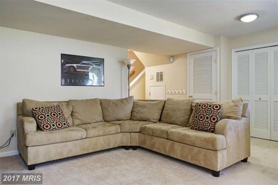 13591 Bathgate Dr, Herndon, VA 20171 - photo 4