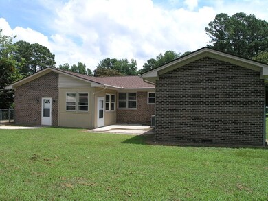 111 Westover Dr, Roanoke Rapids, NC 27870 - photo 2