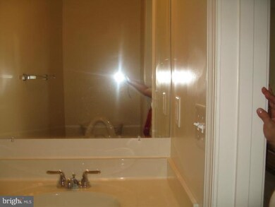 8610 Chestnut Ridge Dr, Laurel, MD 20707 - photo 6