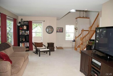 125 Crown Dr, Easton, PA 18040 - photo 4